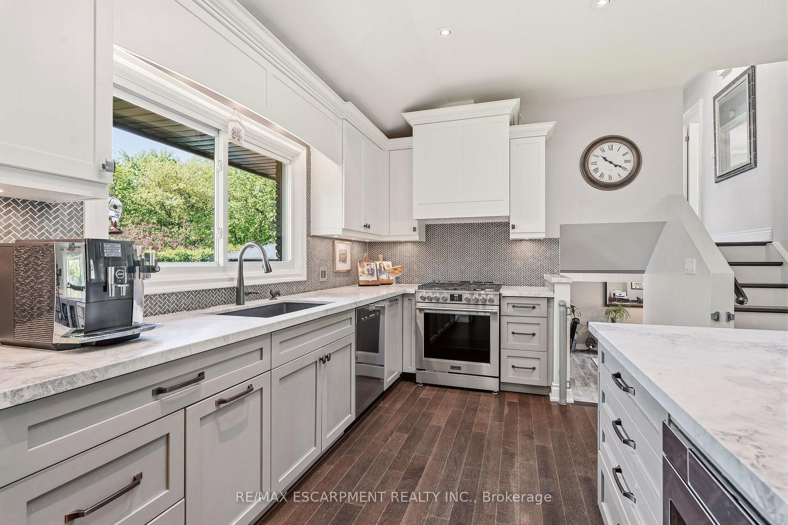 600 Deborah Crescent • Burlington, ON photo 9