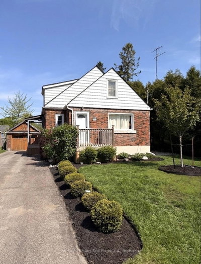Detached House in Acton
