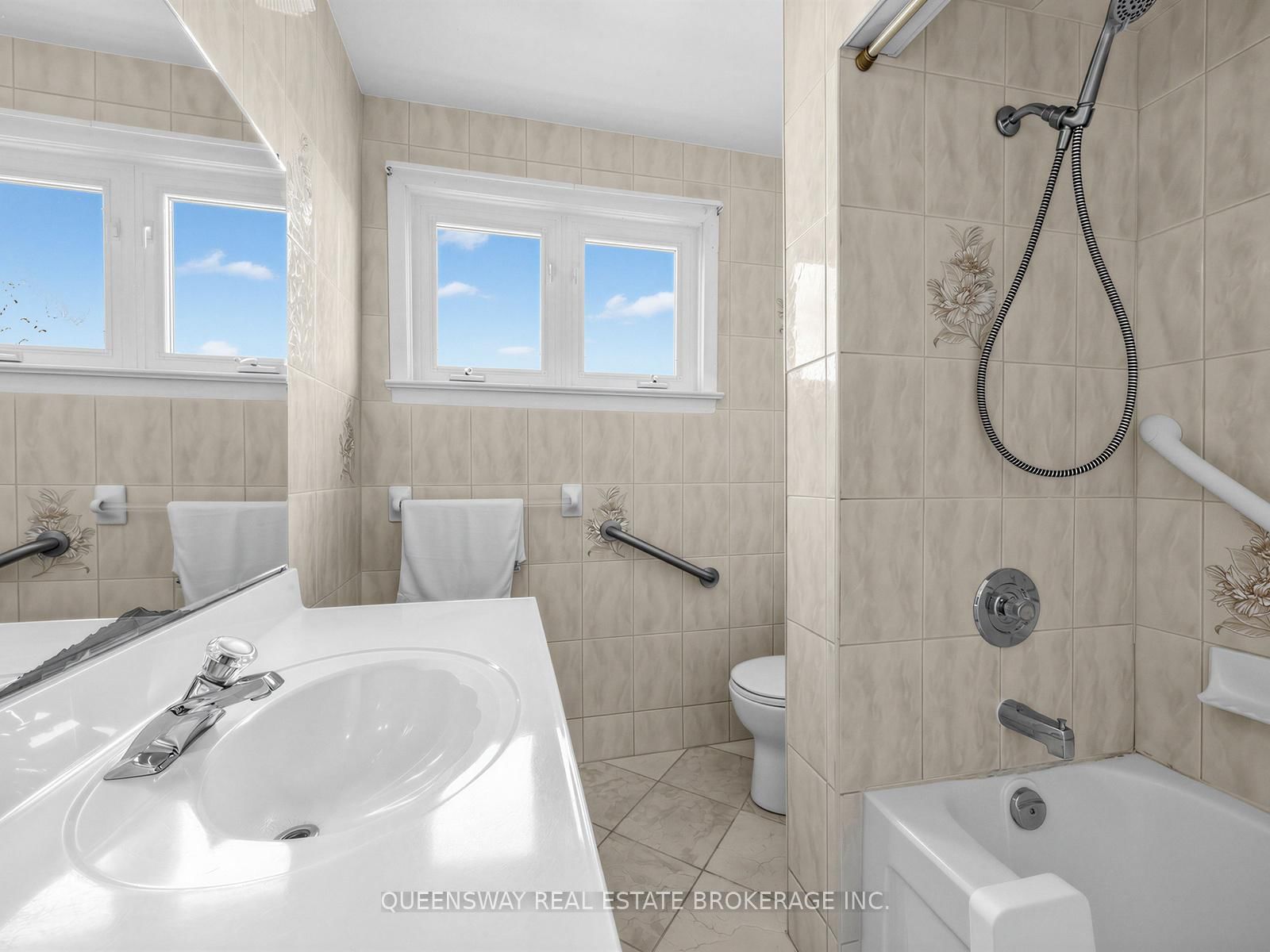 517 Pinegrove Road • Oakville, ON photo 14