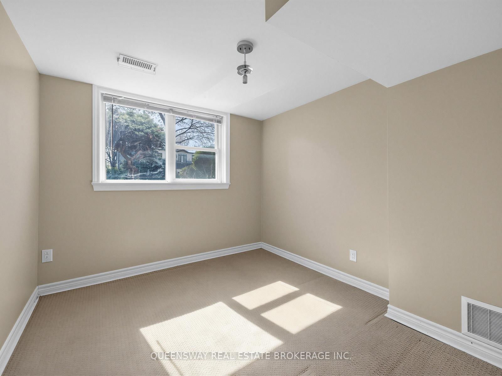 517 Pinegrove Road • Oakville, ON photo 27