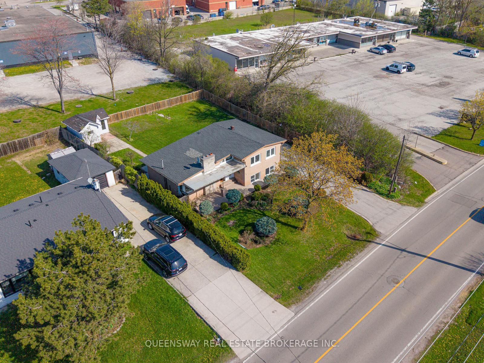 517 Pinegrove Road • Oakville, ON photo 36