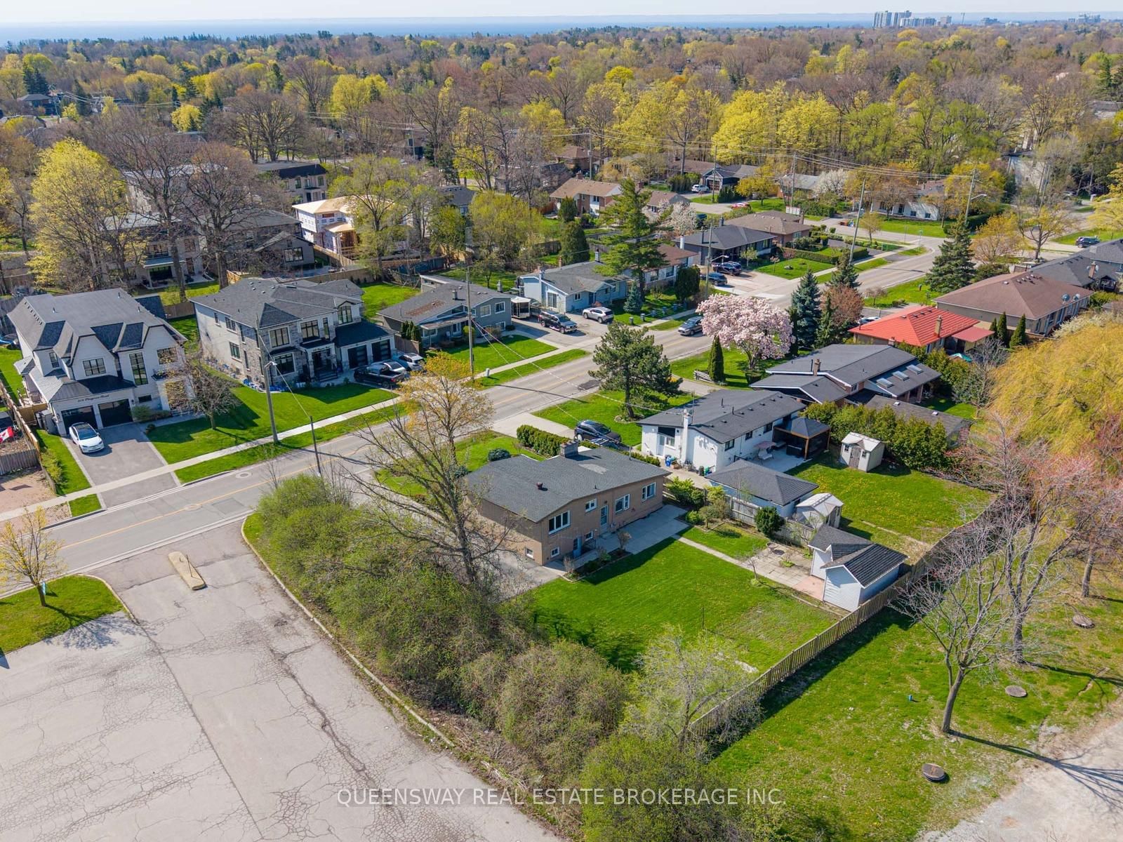 517 Pinegrove Road • Oakville, ON photo 38