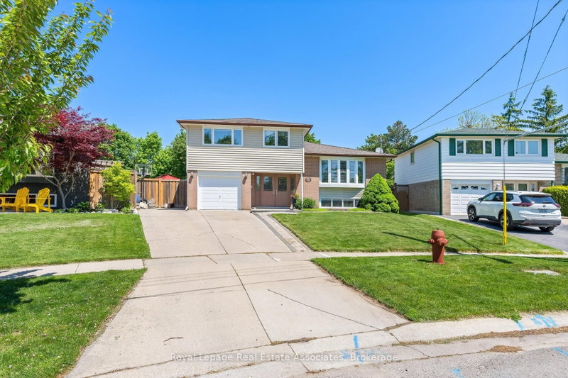 home for sale on 26 Marilyn Crescent