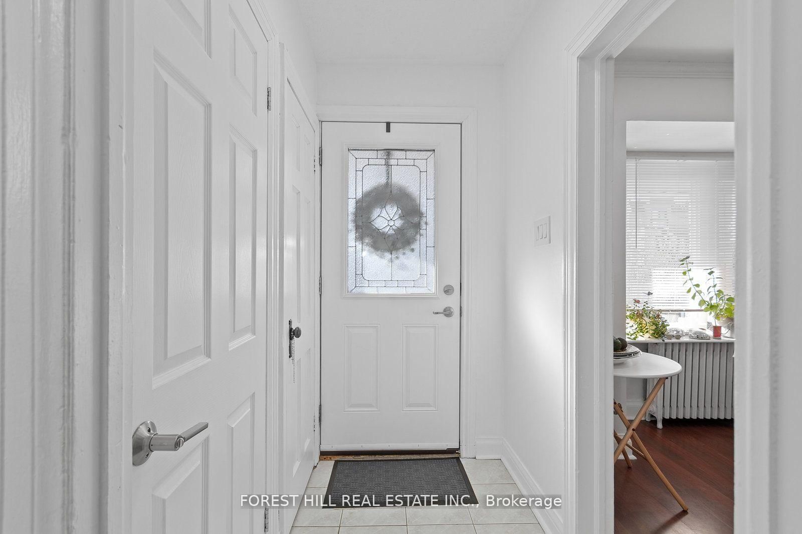 Main-55 Hartley Avenue, Toronto, ON, photo 4