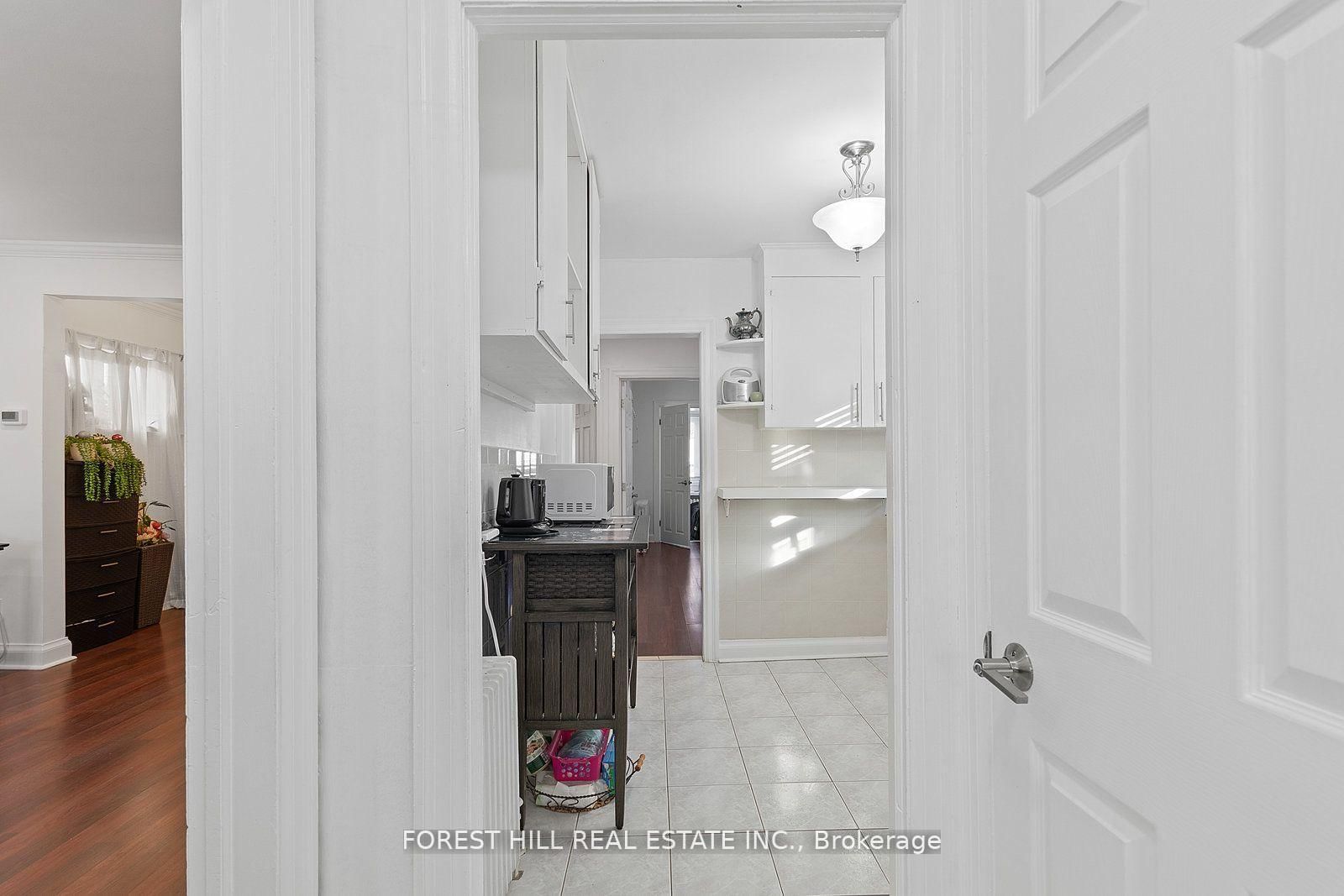 Main-55 Hartley Avenue, Toronto, ON, photo 5