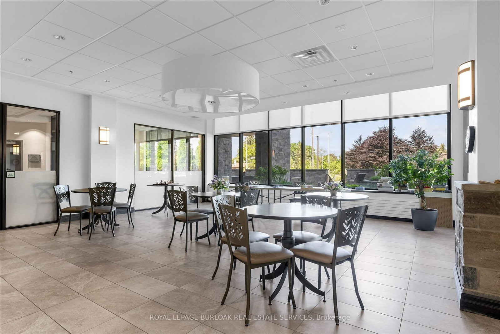 3290 New Street • #113 • Burlington, ON photo 35