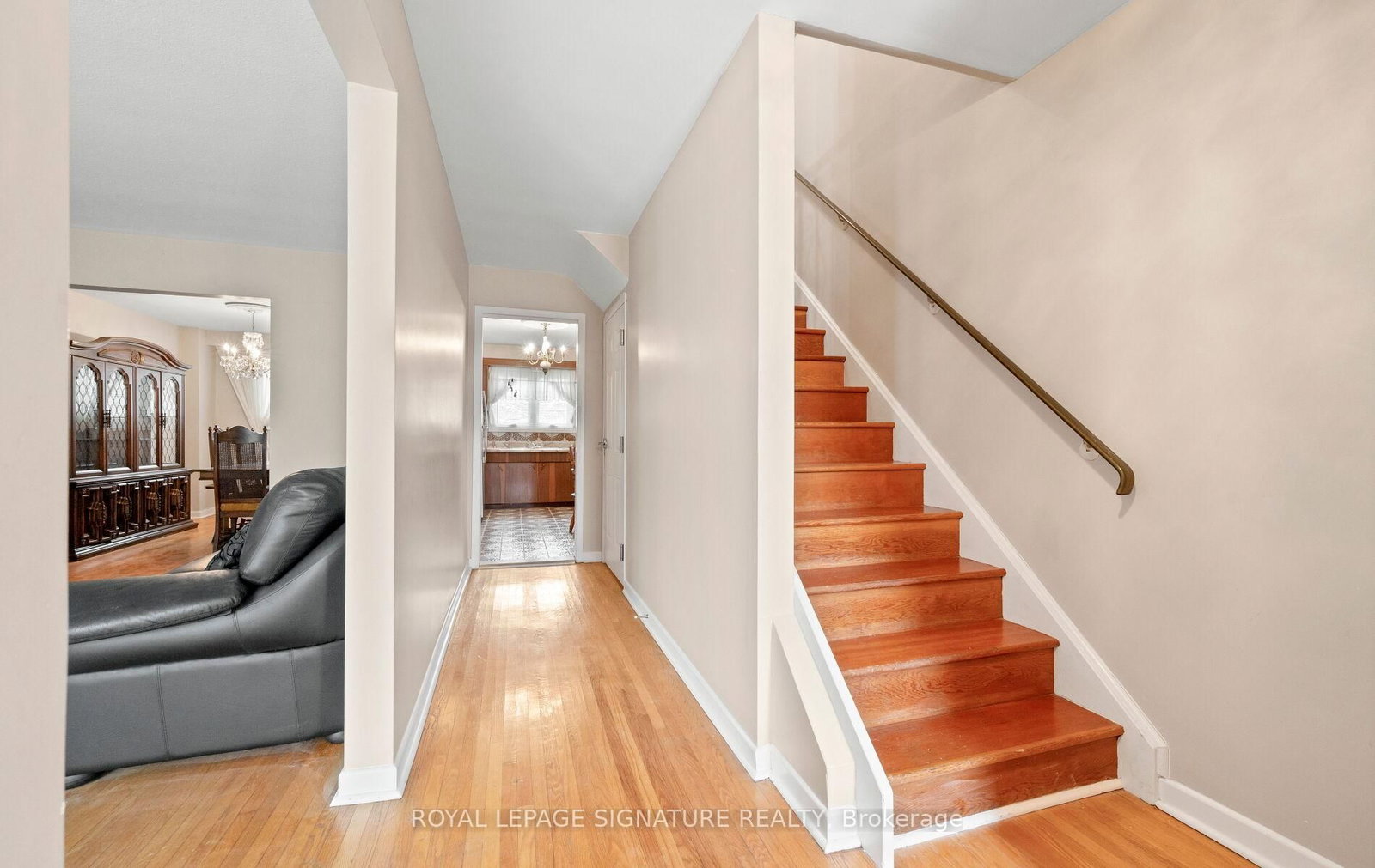 1142 Alexandra Avenue • Mississauga, ON photo 3