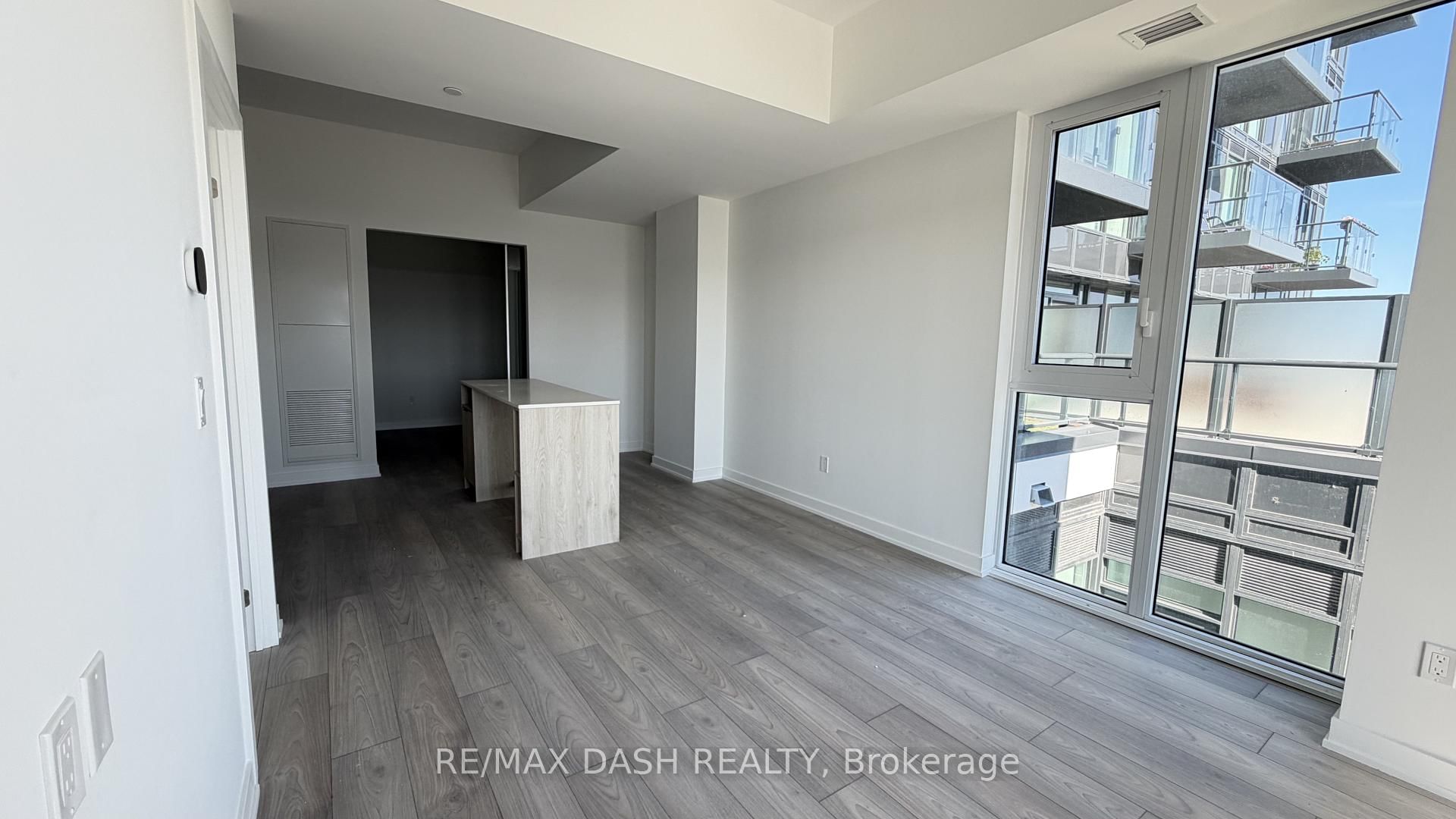 1007 THE QUEENSWAY Avenue, Unit 610