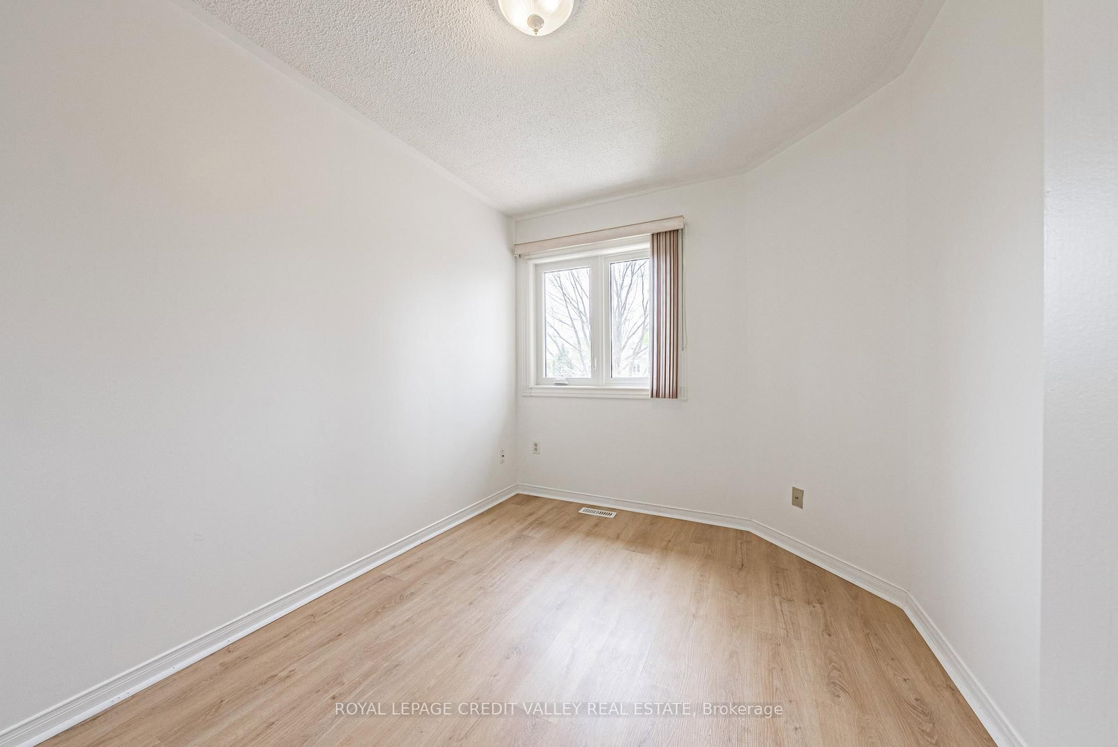 155 Saddletree Trail • Brampton, ON photo 13
