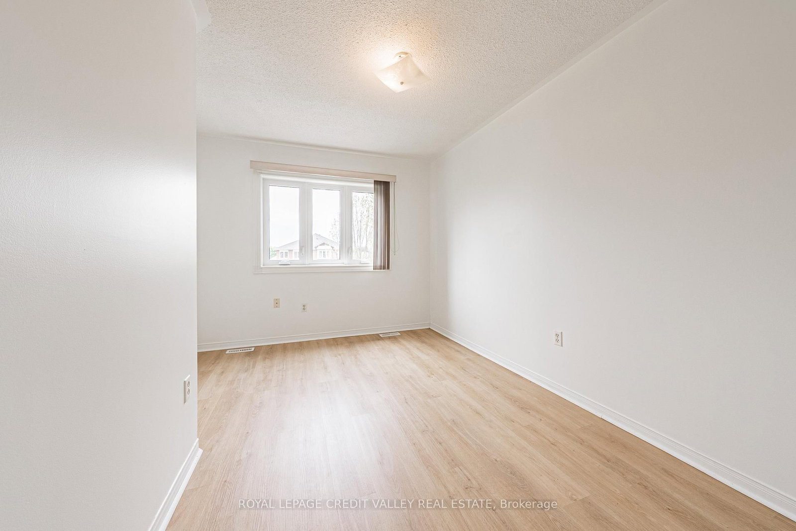155 Saddletree Trail • Brampton, ON photo 16