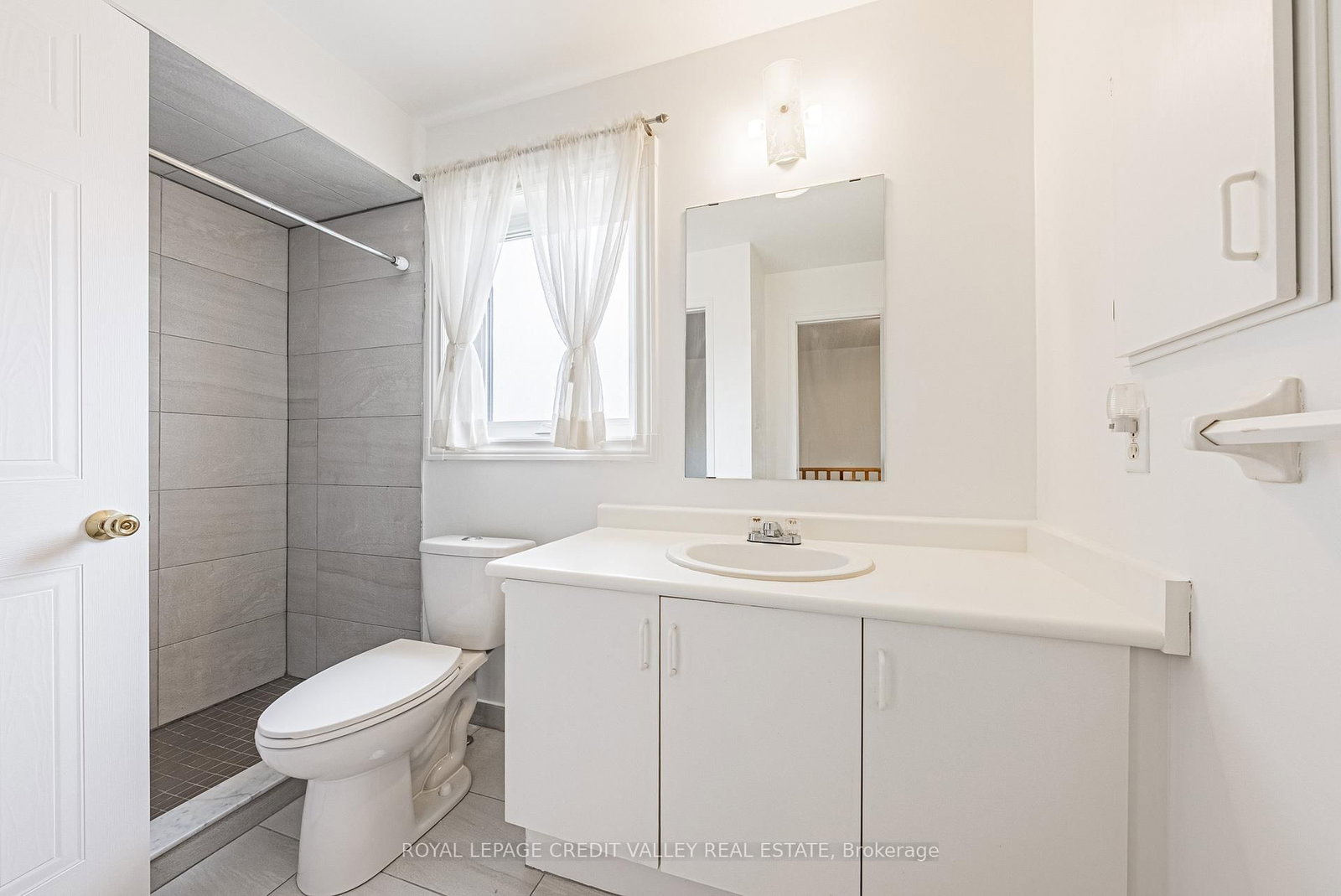 155 Saddletree Trail • Brampton, ON photo 19