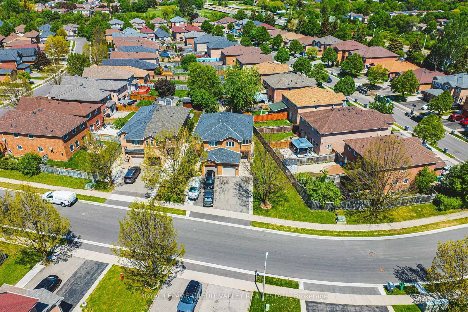 155 Saddletree Trail • Brampton, ON photo 27