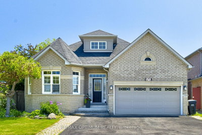 Detached House in Hurontario