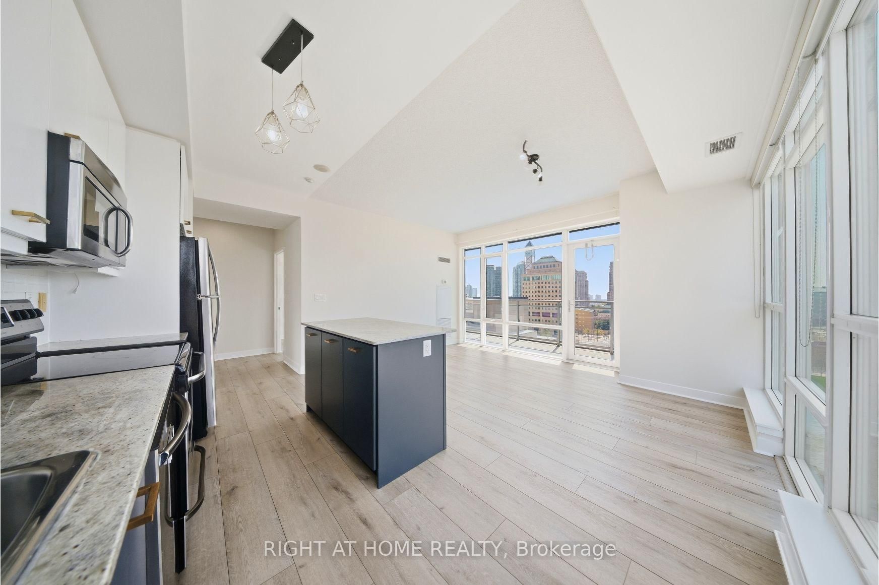 365 Prince Of Wales Drive, Unit 1105