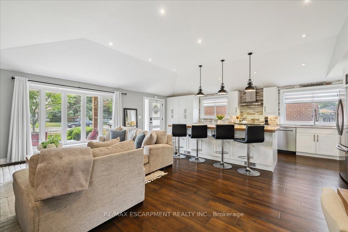 755 Parker Crescent - Photo 10