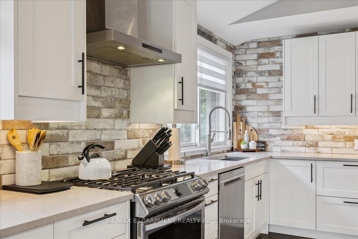 755 Parker Crescent - Photo 14