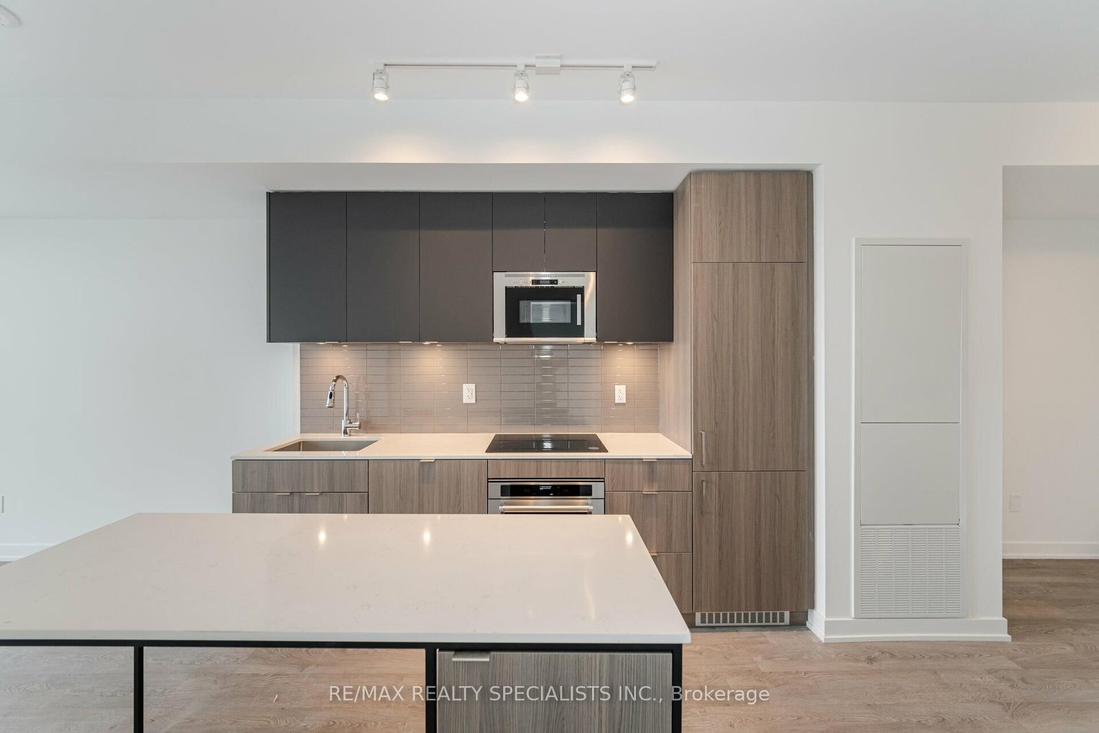 220 Missinnihe Way, Unit #1011 - Photo 10