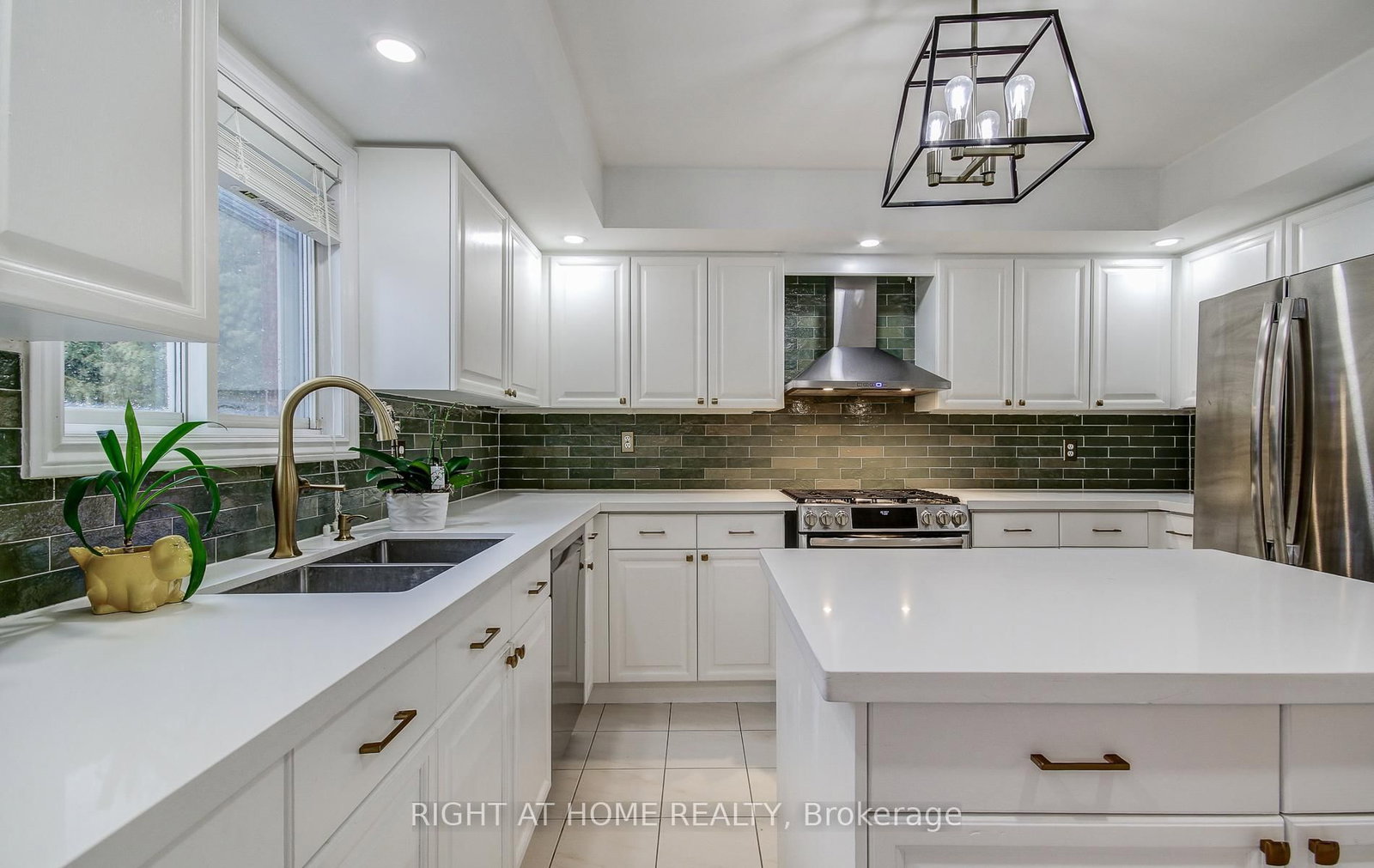 560 Chagall Court • Mississauga, ON photo 16