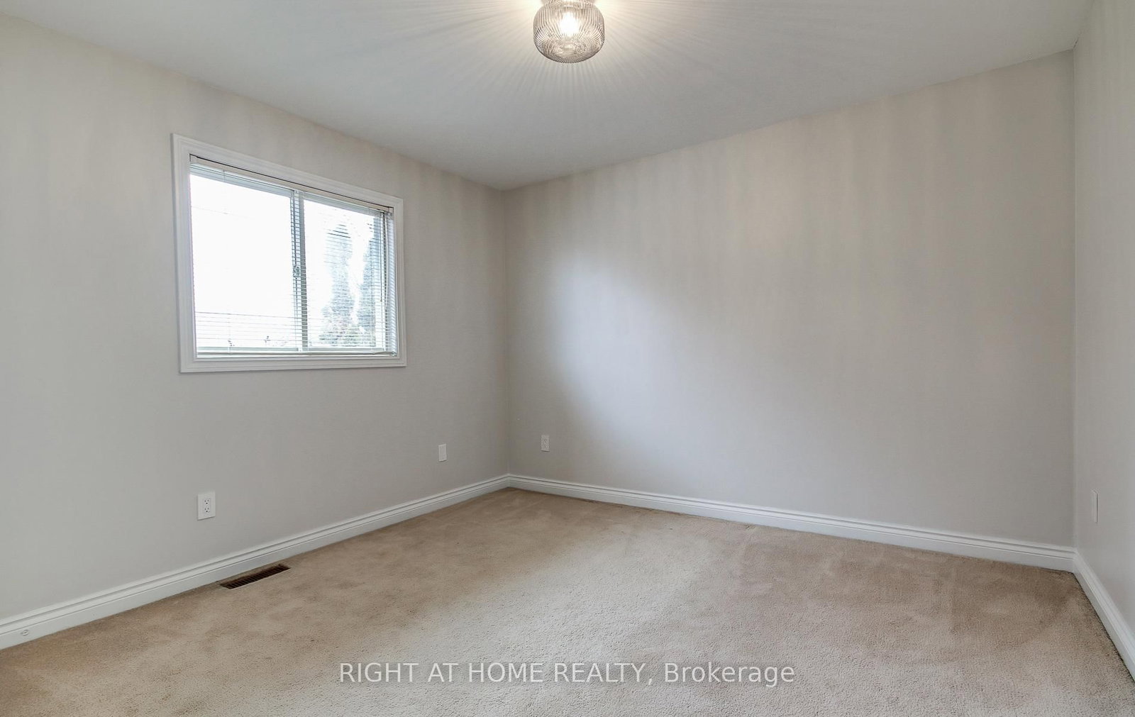 560 Chagall Court • Mississauga, ON photo 37