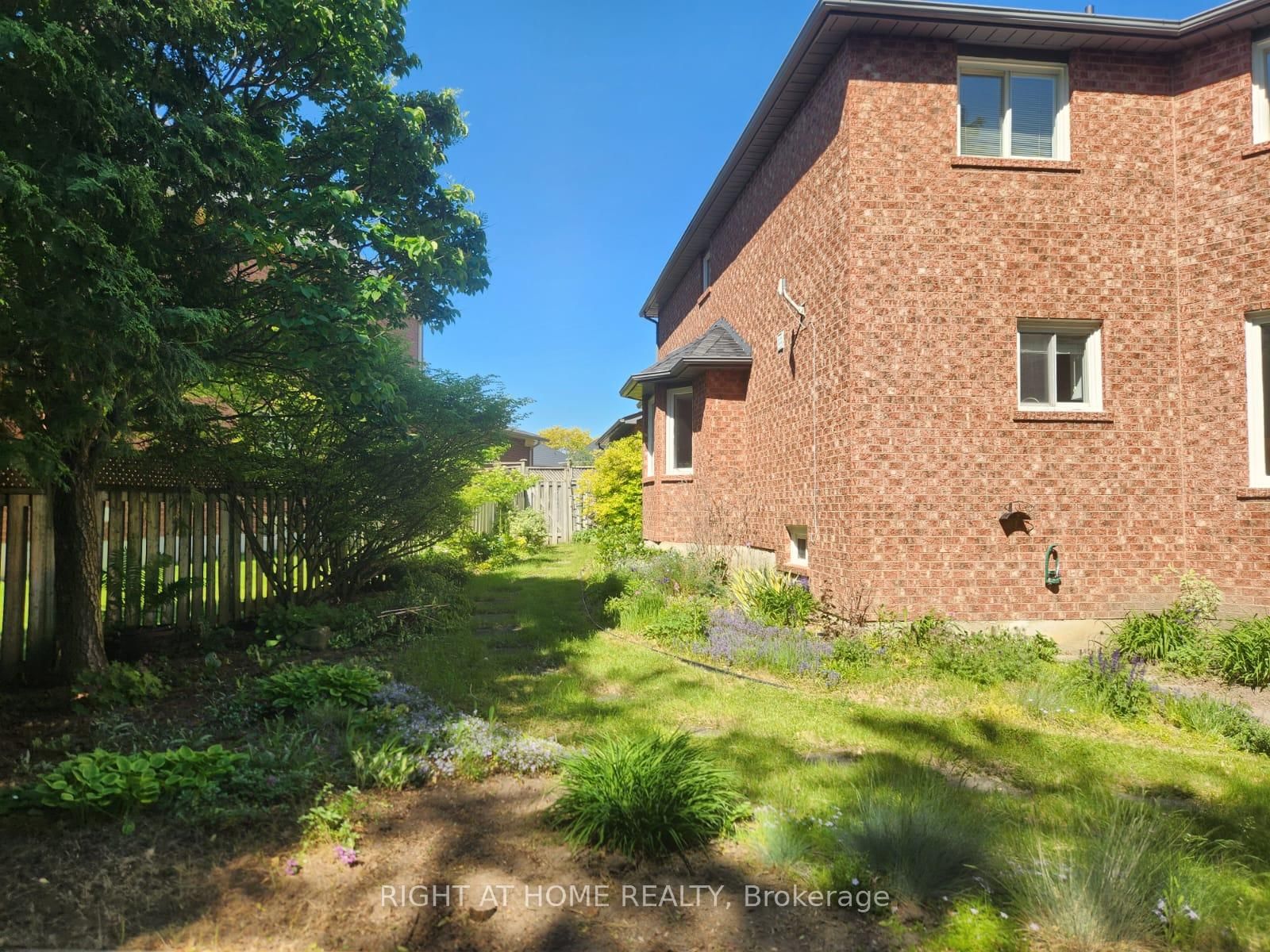 560 Chagall Court • Mississauga, ON photo 44