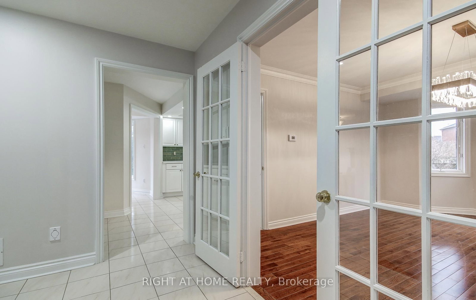 560 Chagall Court • Mississauga, ON photo 8