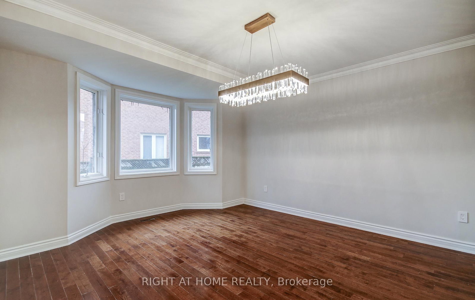 560 Chagall Court • Mississauga, ON photo 9