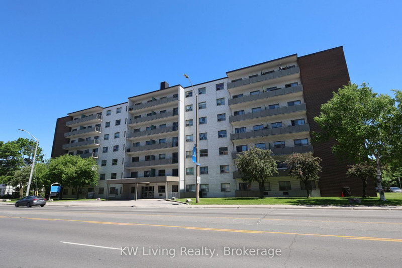 home for lease on 309-480 Lakeshore Road E