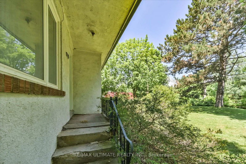 1076 Dixie Rd photo 5