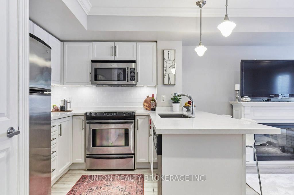 93 The Queensway • #39 • Toronto, ON photo 10