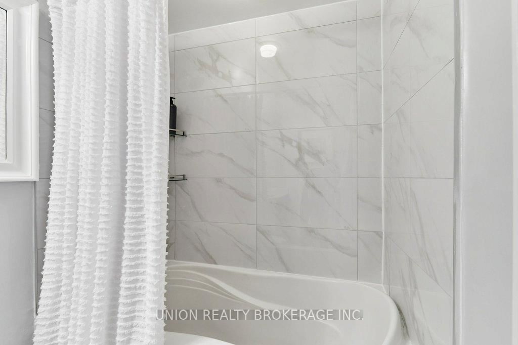 93 The Queensway • #39 • Toronto, ON photo 21