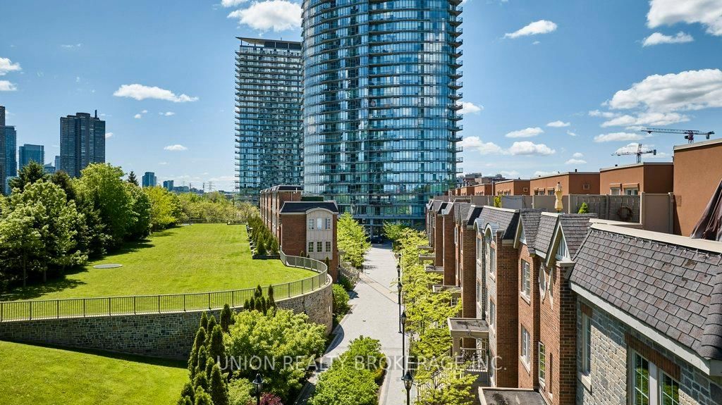 93 The Queensway • #39 • Toronto, ON photo 22