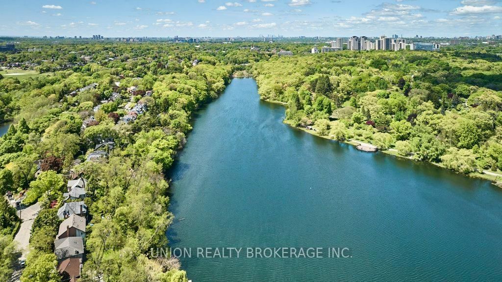 93 The Queensway • #39 • Toronto, ON photo 25