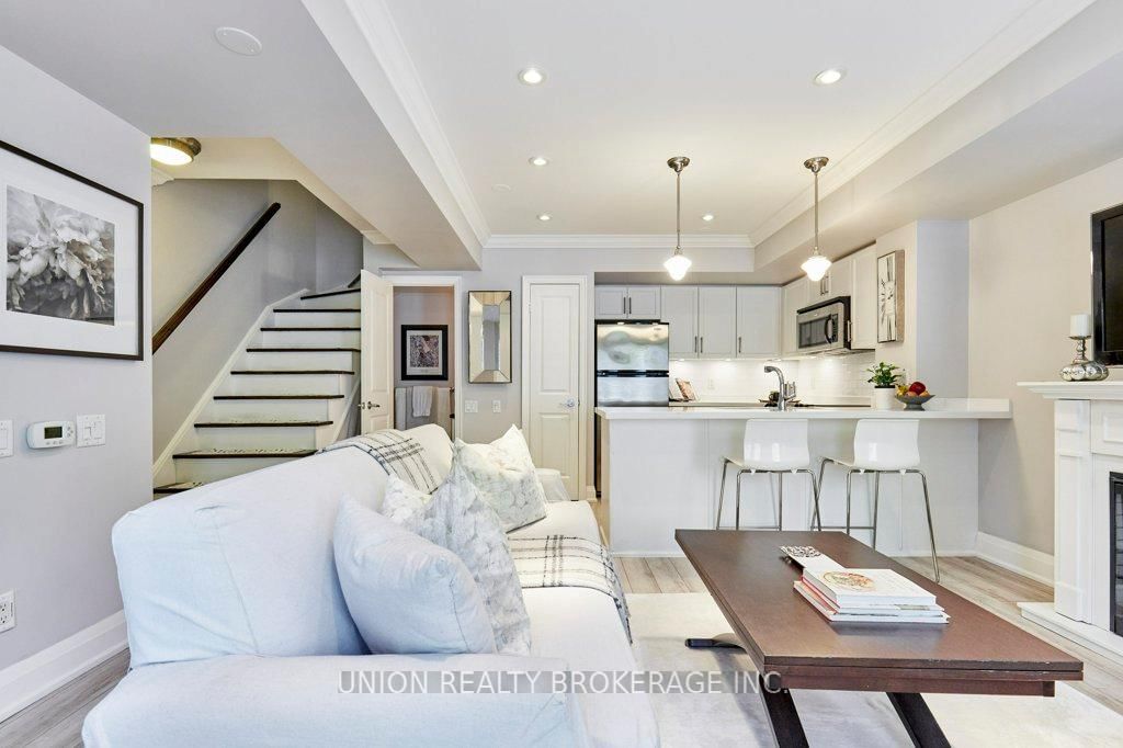 93 The Queensway • #39 • Toronto, ON photo 6