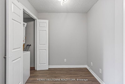 Unit 401 — 310 Burnhamthorpe Road W — photo 5