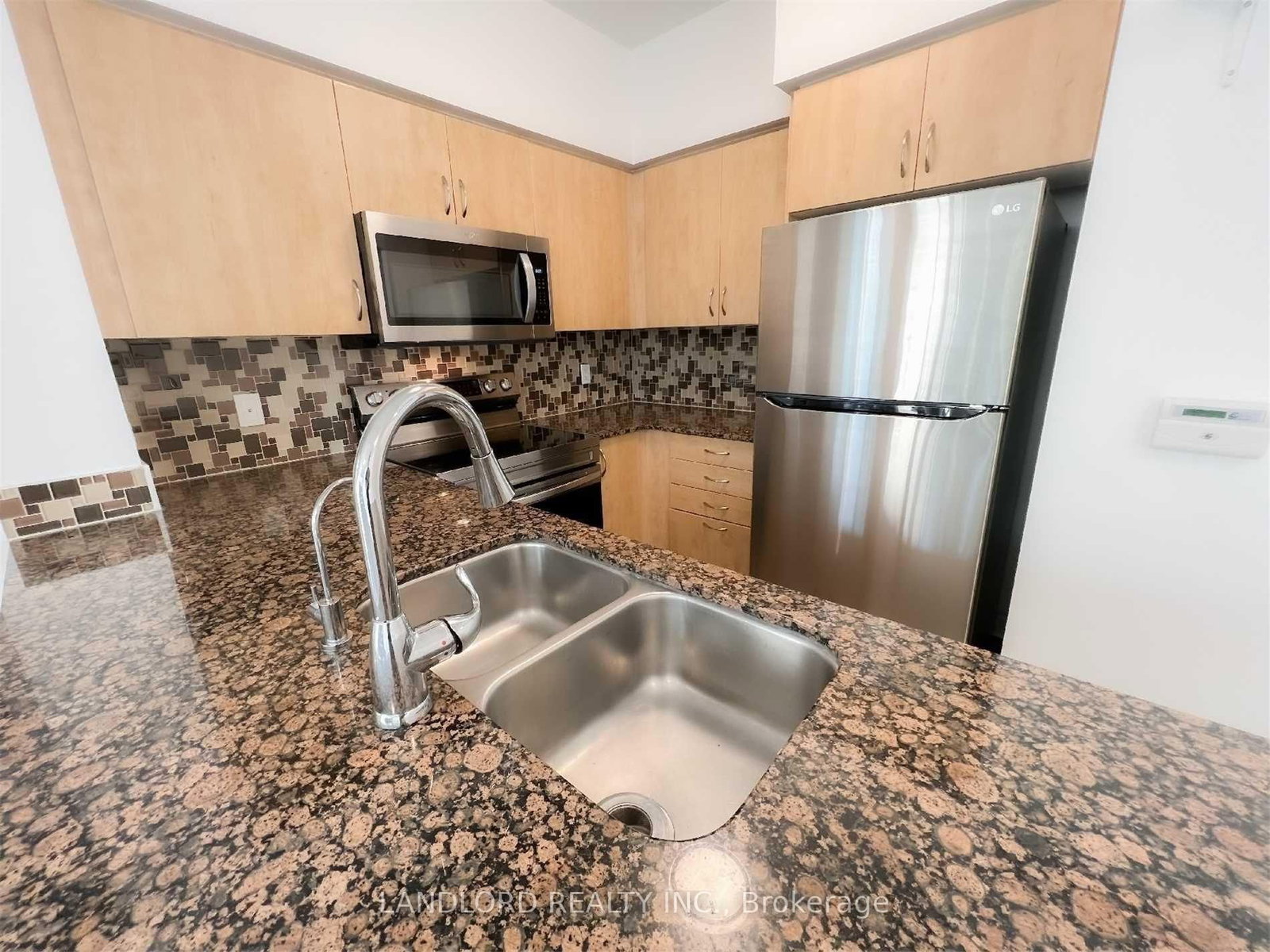 2240 Lakeshore Boulevard W, Unit 309 - Photo 2