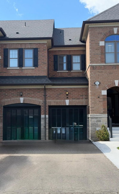 3-bed Townhouse · 57 True Blue Cres