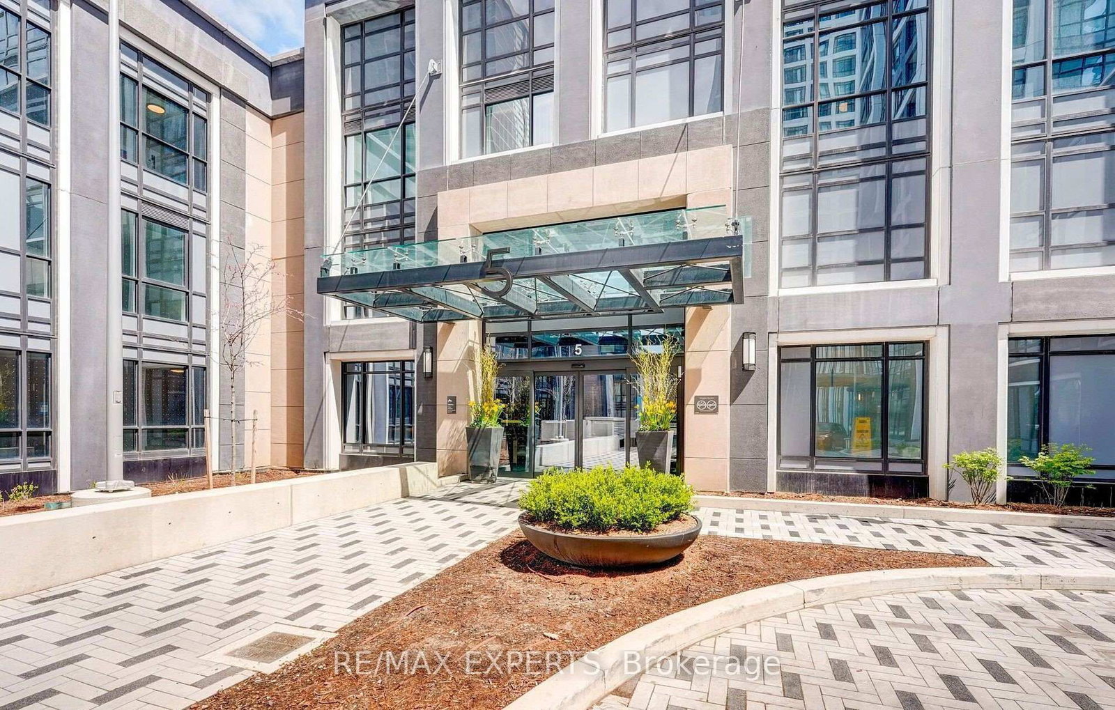 5 Mabelle Avenue, Unit 1231