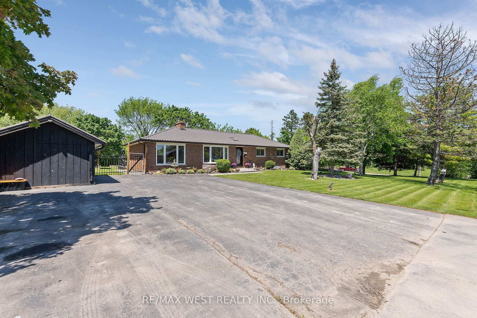 16731 Leslie Hill Road • Halton Hills, ON photo 1