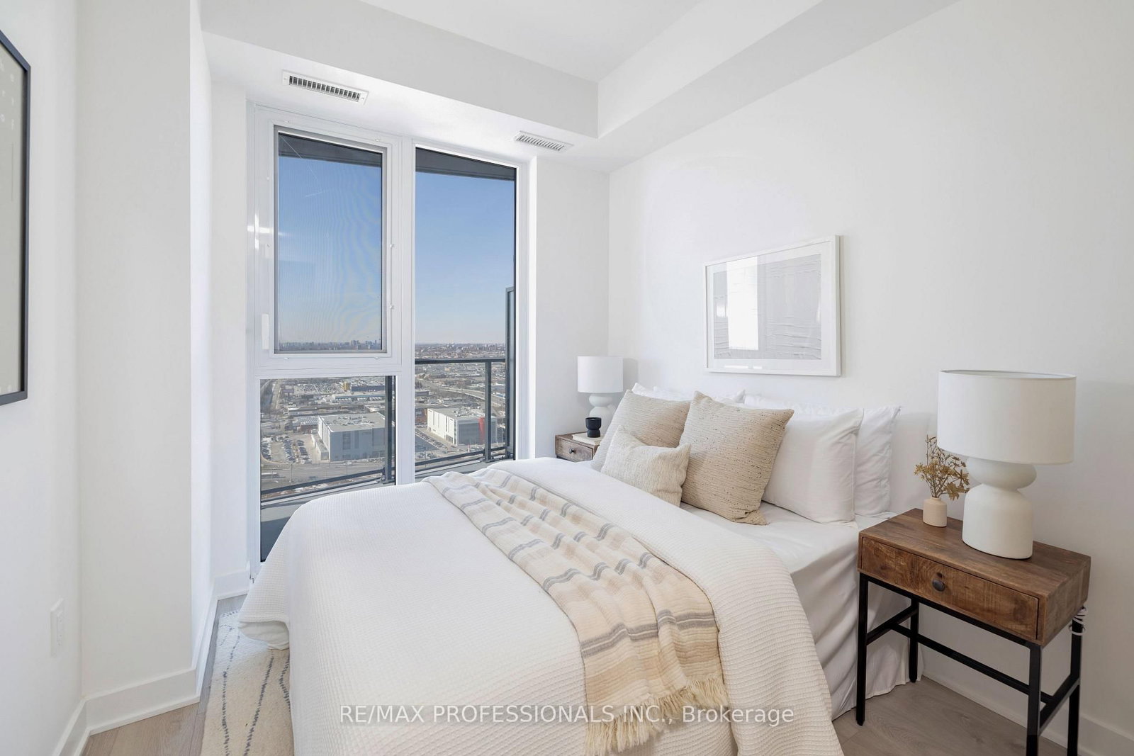 36 Zorra Street • #3009 • Toronto, ON photo 26