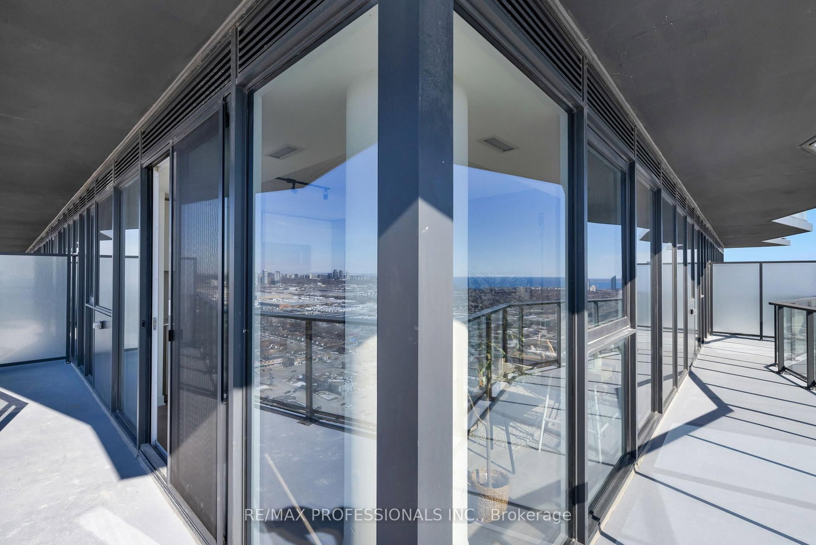 36 Zorra Street • #3009 • Toronto, ON photo 38
