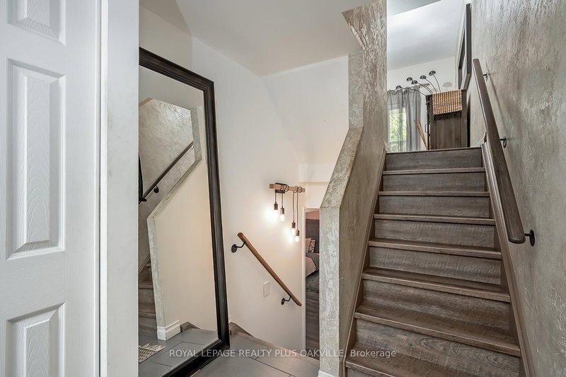 51 - 1051 Cedarglen Gate