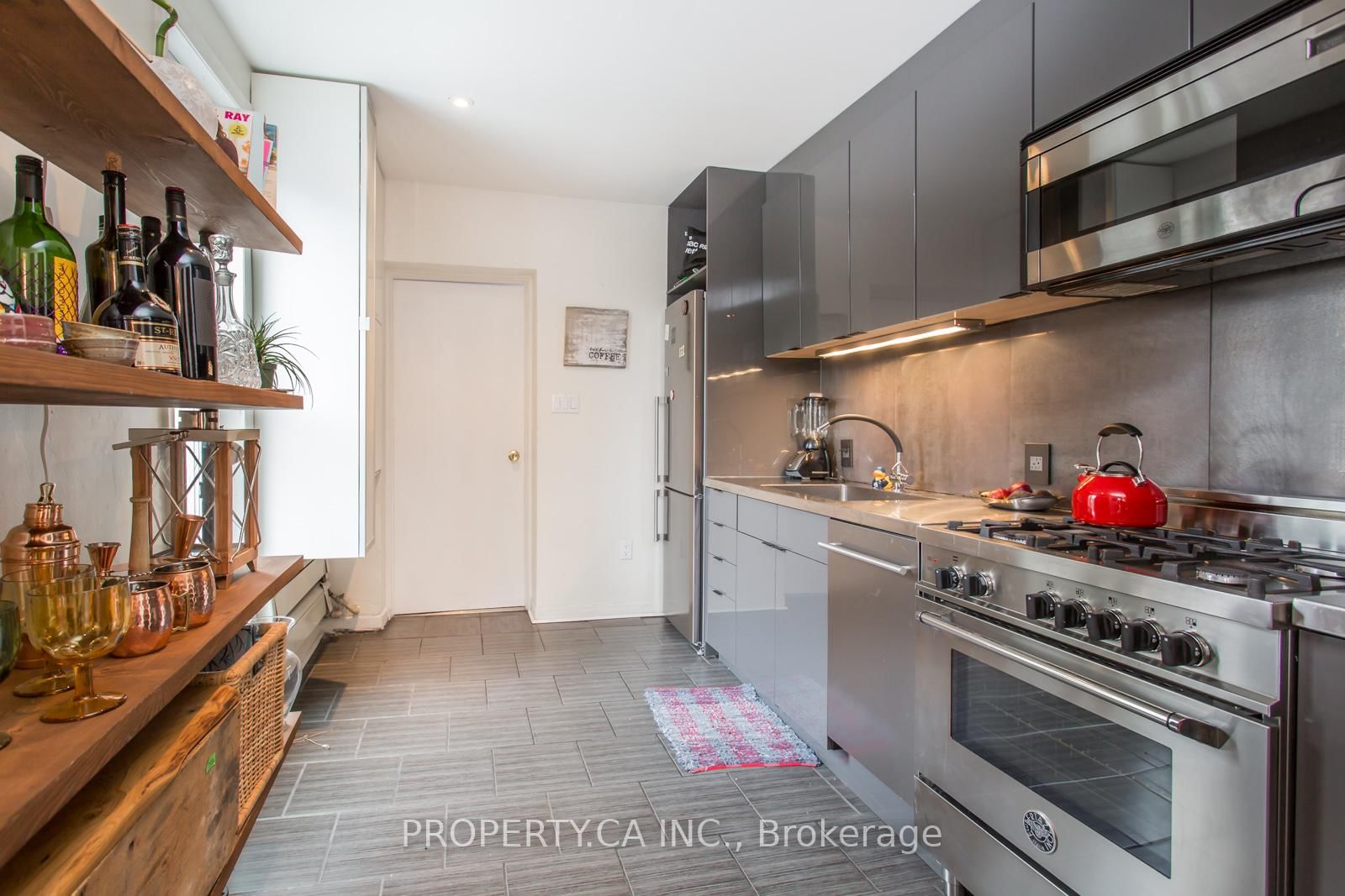 22 Brad Street, Toronto, ON, photo 4