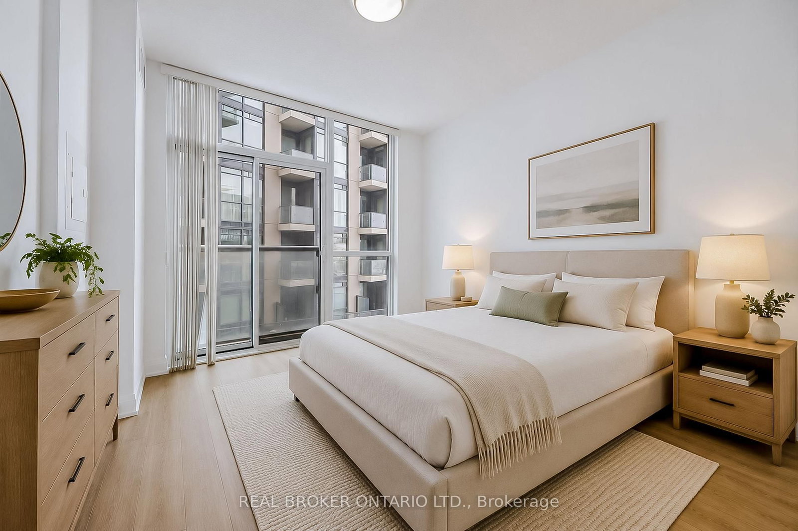 302-56 Annie Craig Drive, Toronto, ON, photo 3