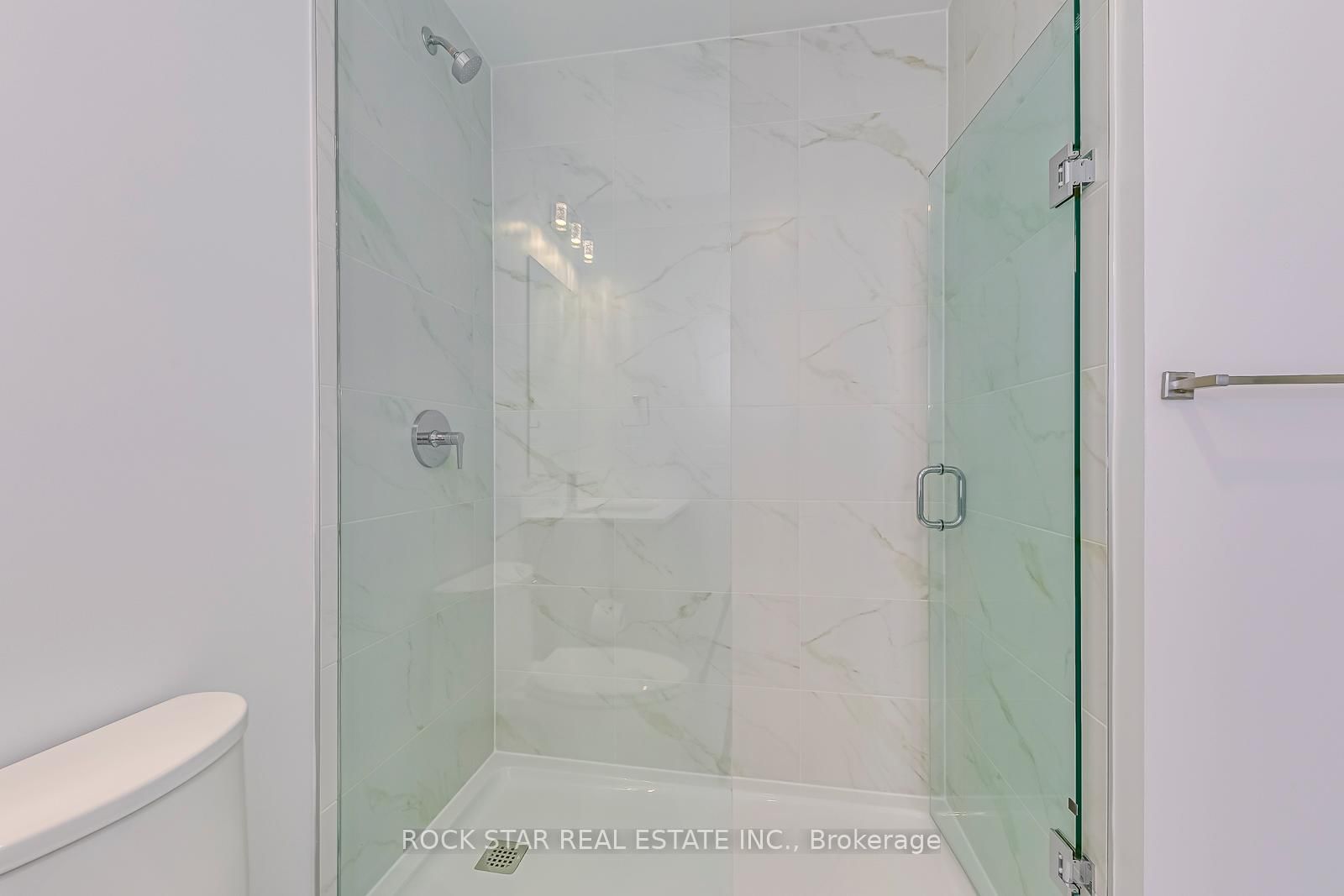 395 Dundas Street W • #601 • Oakville, ON photo 15