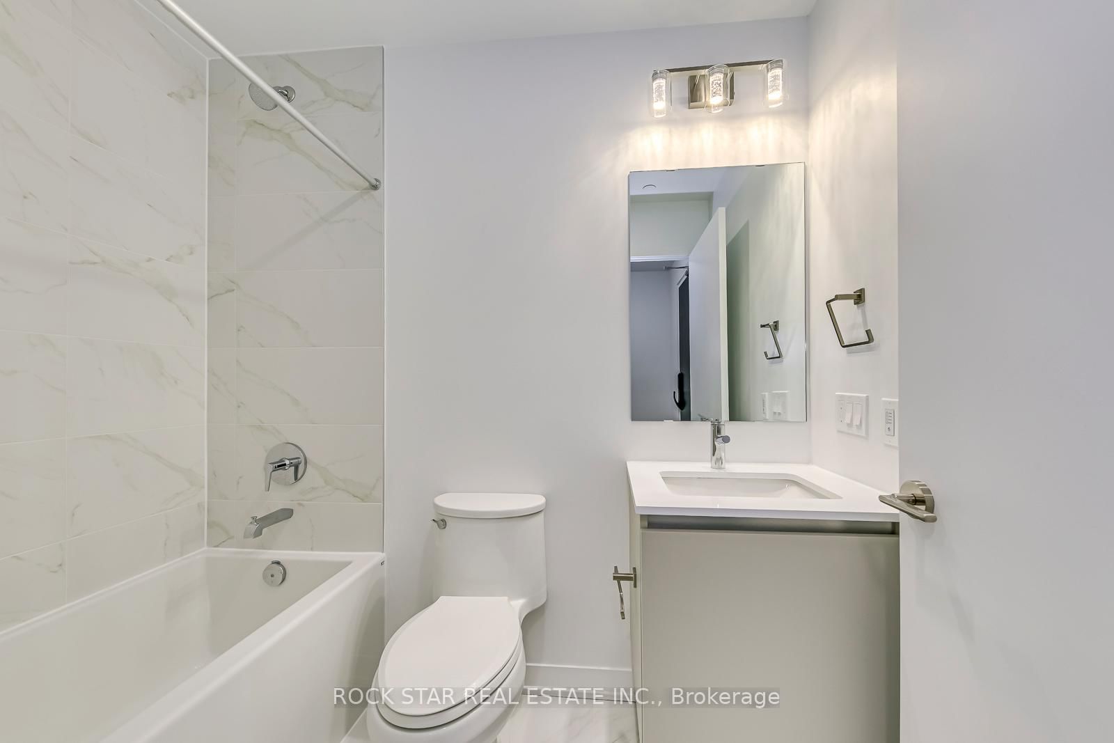 395 Dundas Street W • #601 • Oakville, ON photo 16