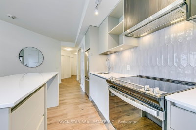 395 Dundas Street W • #601 • Oakville, ON photo 8