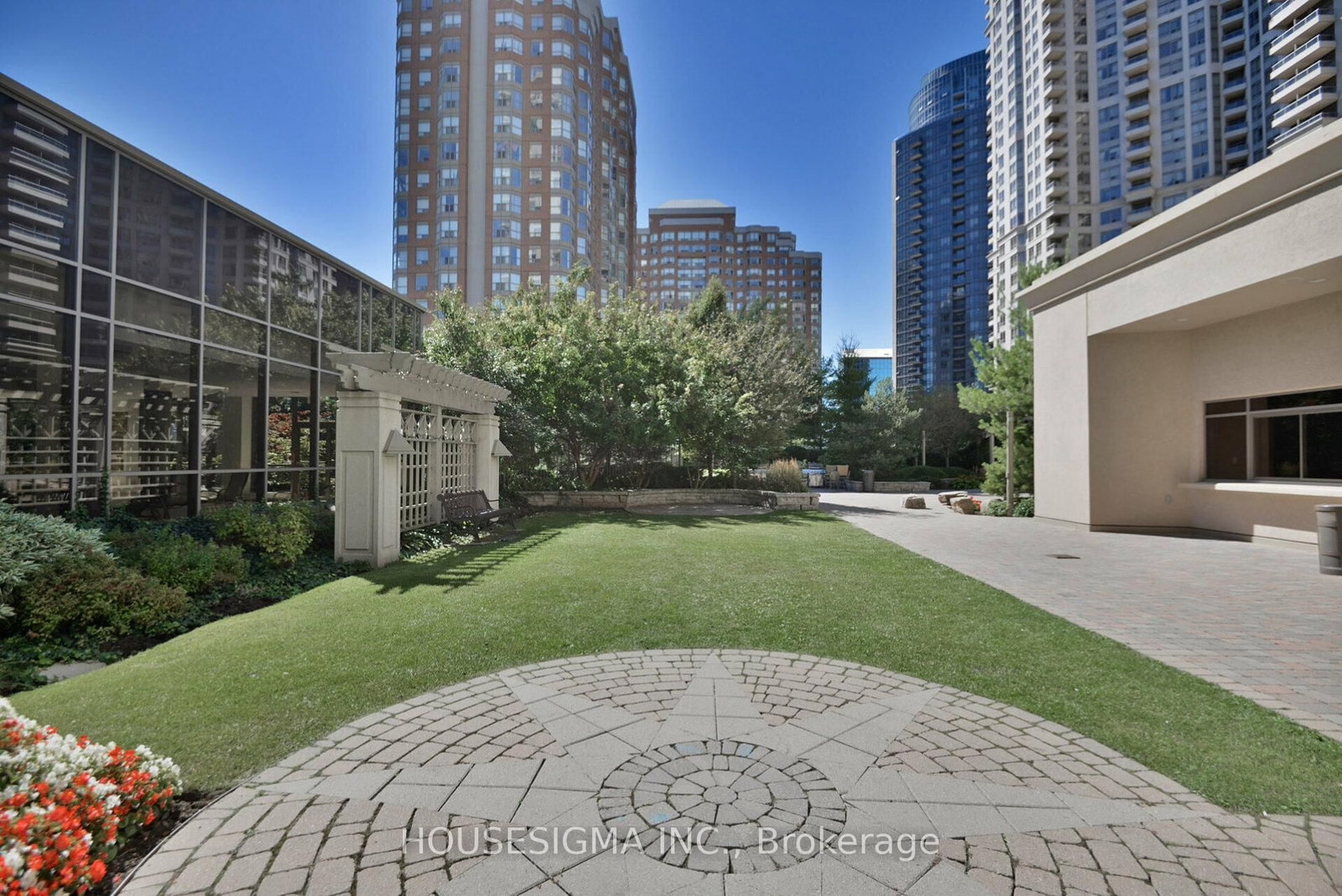 3880 Duke Of York Boulevard, Unit 807 - Photo 33
