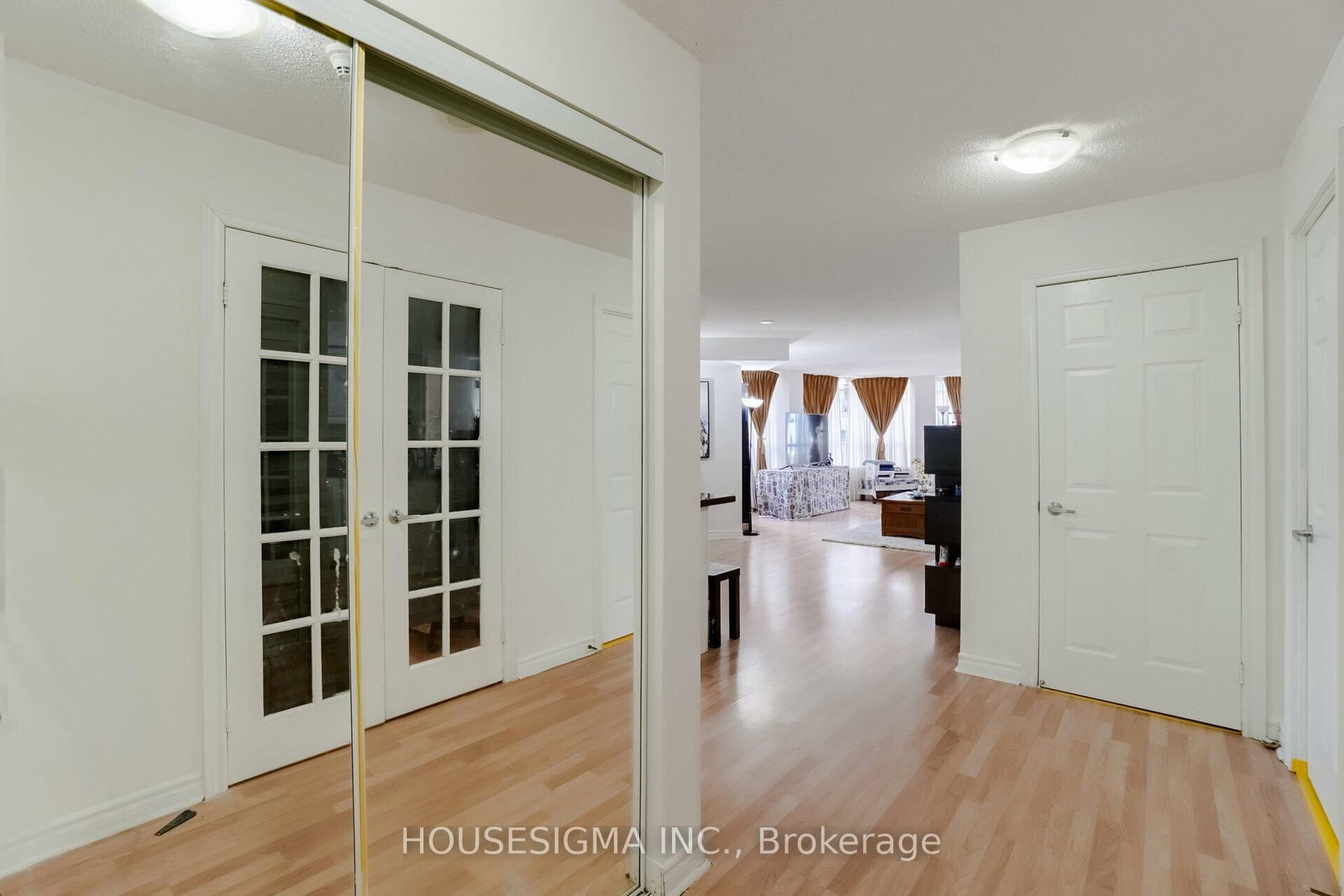 3880 Duke Of York Boulevard, Unit 807 - Photo 7