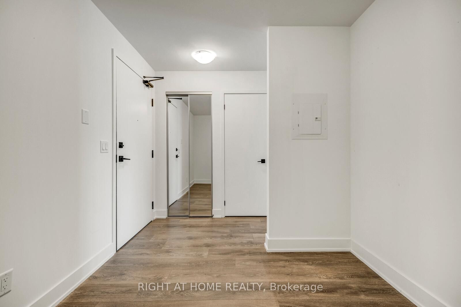 2481 Taunton Oakville,ON L6H 3R7 — Photo 4