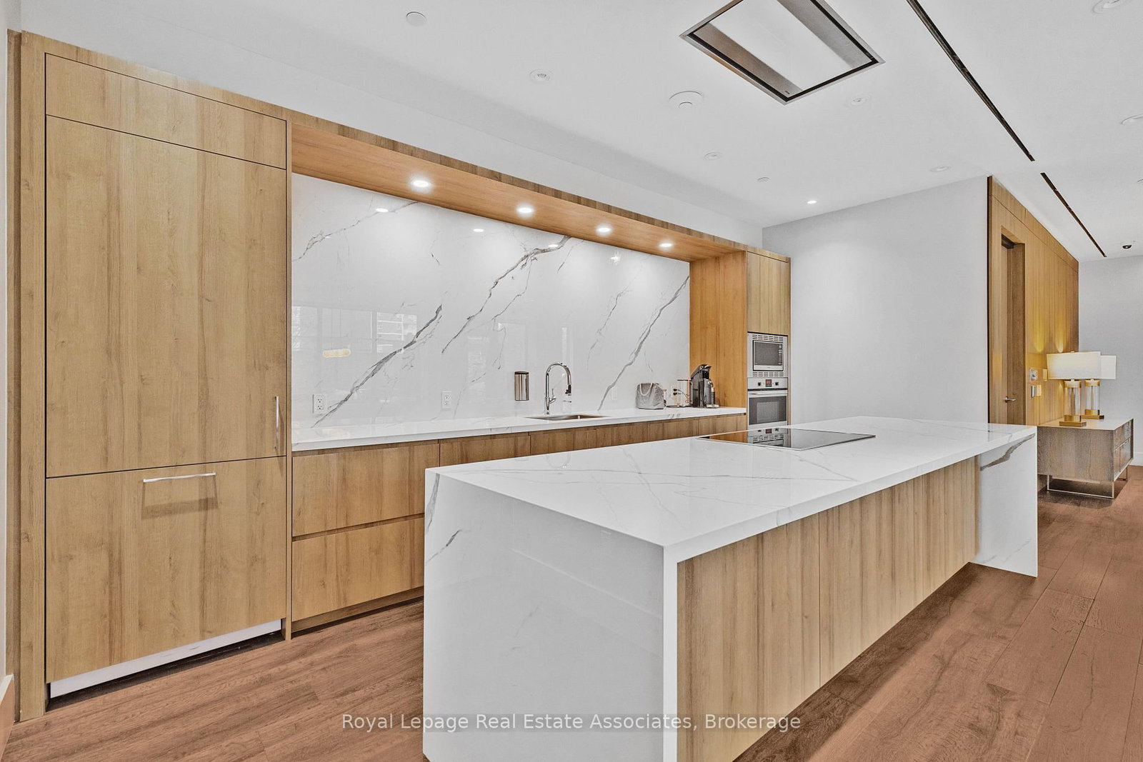 21 Park Street E, Unit 805 - Photo 14